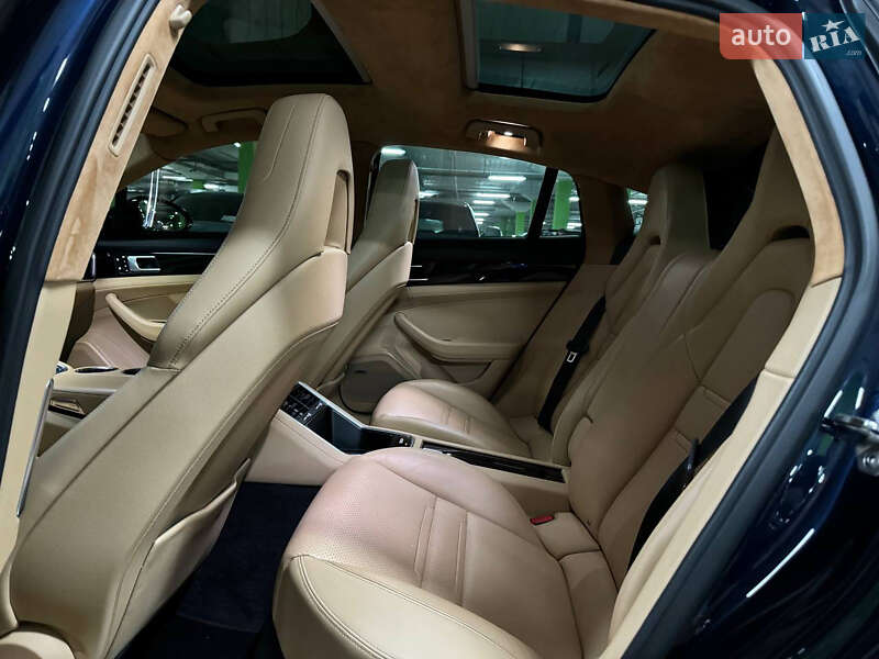 Фастбек Porsche Panamera 2018 в Хмельницькому