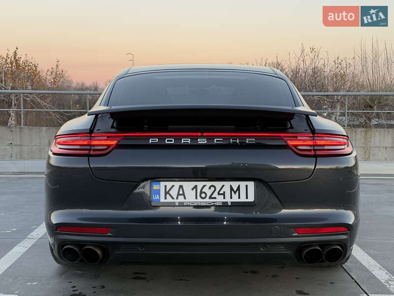 Фастбек Porsche Panamera 2018 в Києві