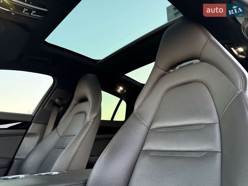 Фастбек Porsche Panamera 2018 в Києві
