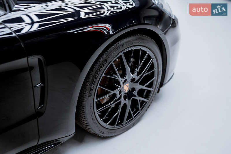 Фастбек Porsche Panamera 2020 в Дніпрі фото 10 Фастбек Porsche Panamera 2020 в Дніпрі