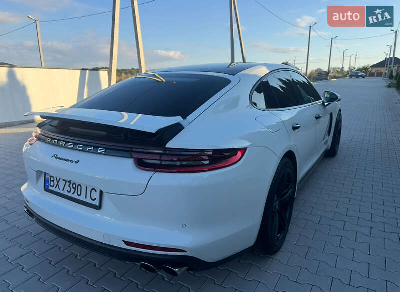 Фастбек Porsche Panamera 2017 в Хмельницькому