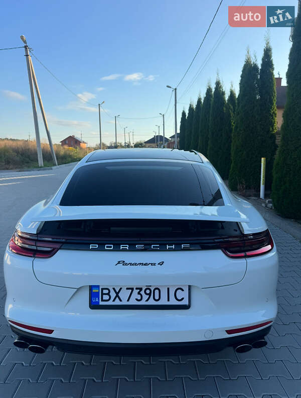 Фастбек Porsche Panamera 2017 в Хмельницькому
