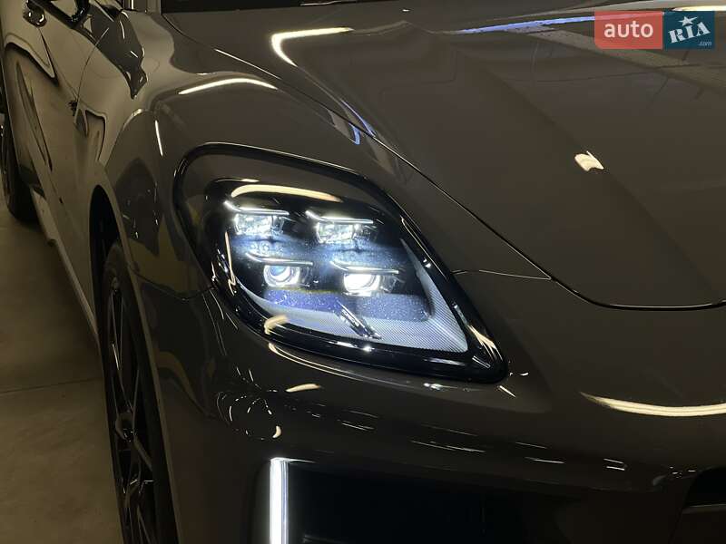 Фастбэк Porsche Panamera 2025 в Киеве