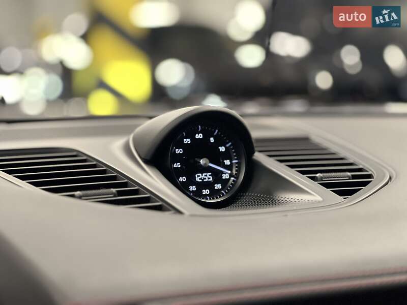 Фастбэк Porsche Panamera 2025 в Киеве