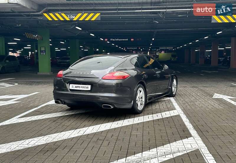 Фастбэк Porsche Panamera 2012 в Киеве