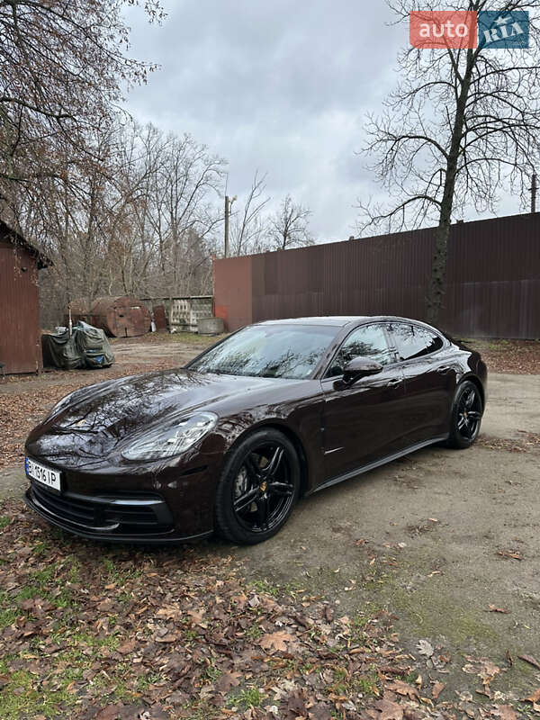 Фастбек Porsche Panamera 2017 в Києві