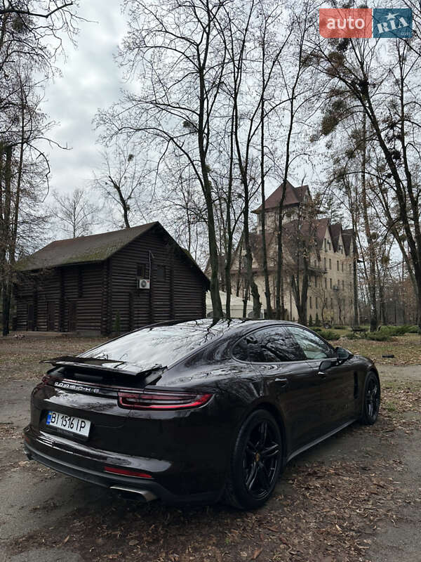 Фастбек Porsche Panamera 2017 в Києві