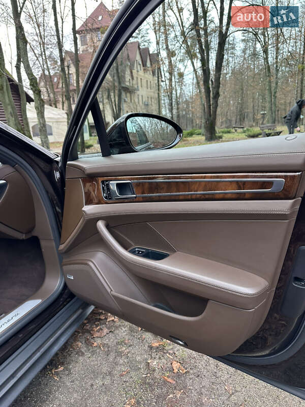 Фастбек Porsche Panamera 2017 в Києві