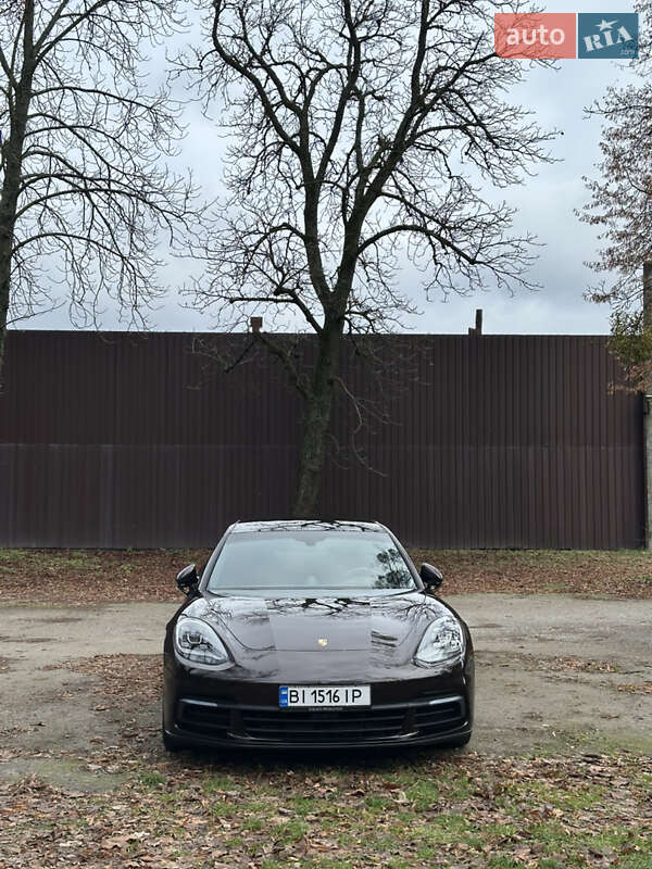 Фастбек Porsche Panamera 2017 в Києві