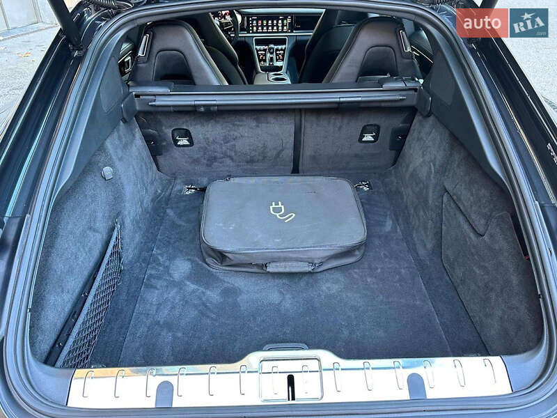 Фастбэк Porsche Panamera 2021 в Хмельницком