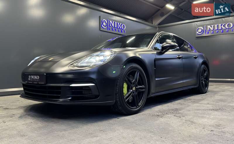 Фастбэк Porsche Panamera 2017 в Киеве