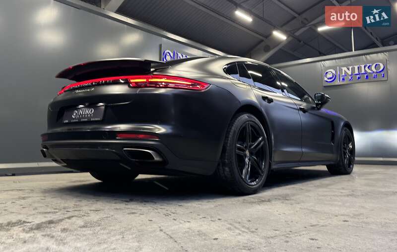 Фастбэк Porsche Panamera 2017 в Киеве