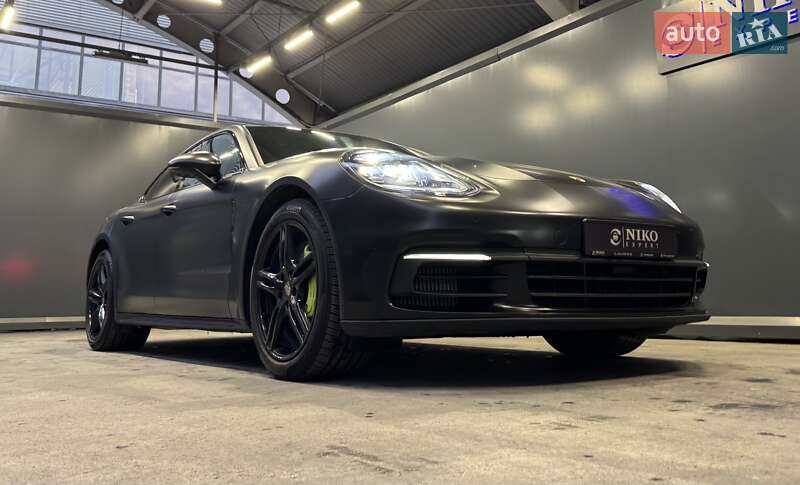 Фастбэк Porsche Panamera 2017 в Киеве