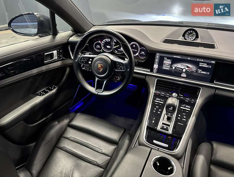 Фастбэк Porsche Panamera 2017 в Киеве