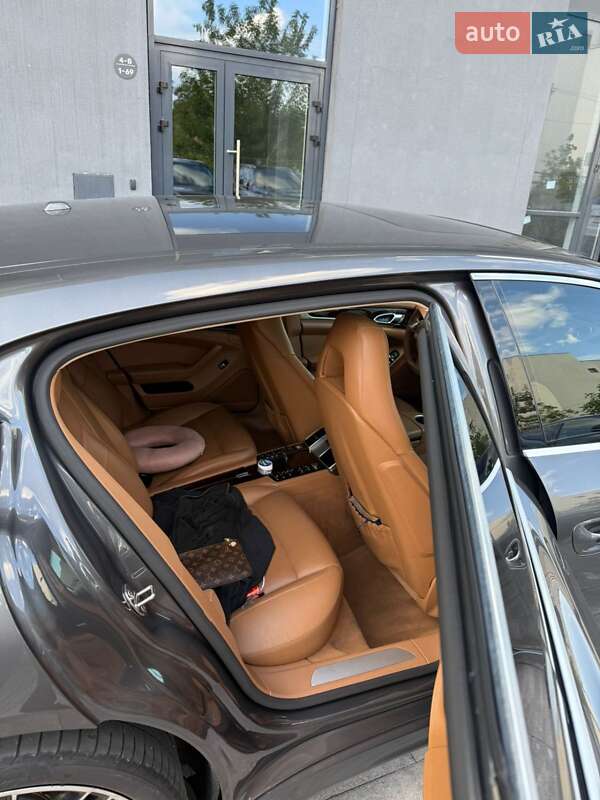 Фастбек Porsche Panamera 2014 в Львові фото 7 Фастбек Porsche Panamera 2014 в Львові