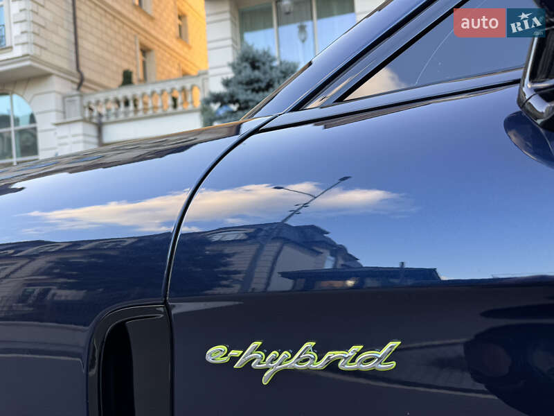 Фастбек Porsche Panamera 2020 в Києві