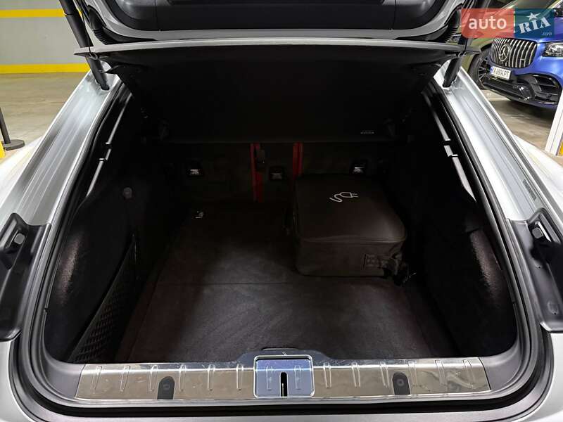 Фастбэк Porsche Panamera 2023 в Киеве фото 40 Фастбэк Porsche Panamera 2023 в Киеве