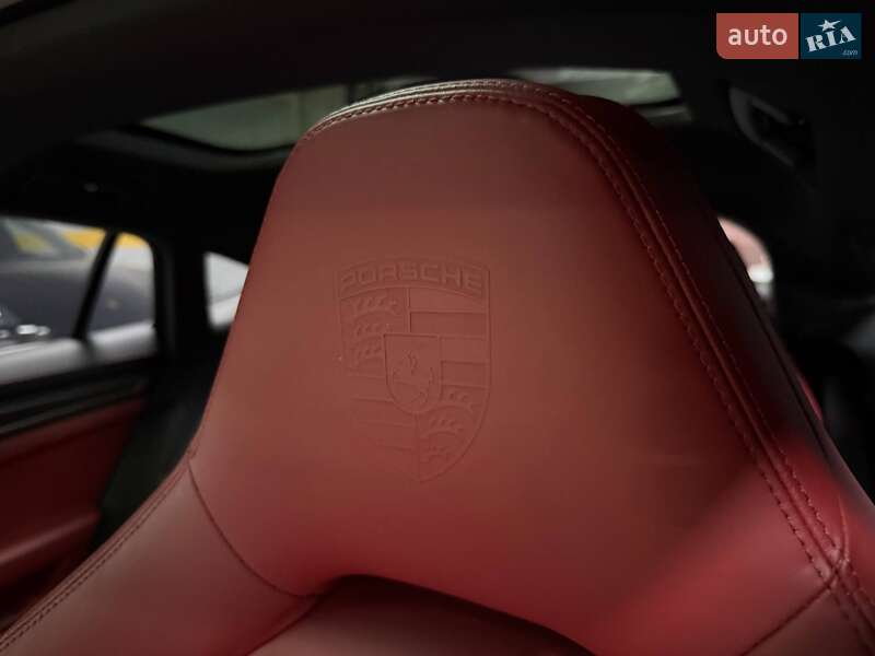 Фастбэк Porsche Panamera 2023 в Киеве фото 59 Фастбэк Porsche Panamera 2023 в Киеве