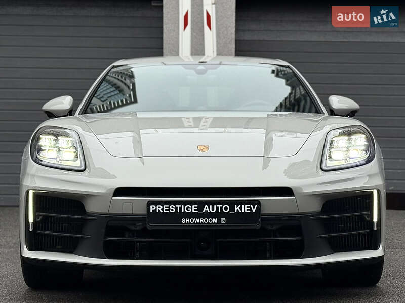 Фастбэк Porsche Panamera 2024 в Киеве