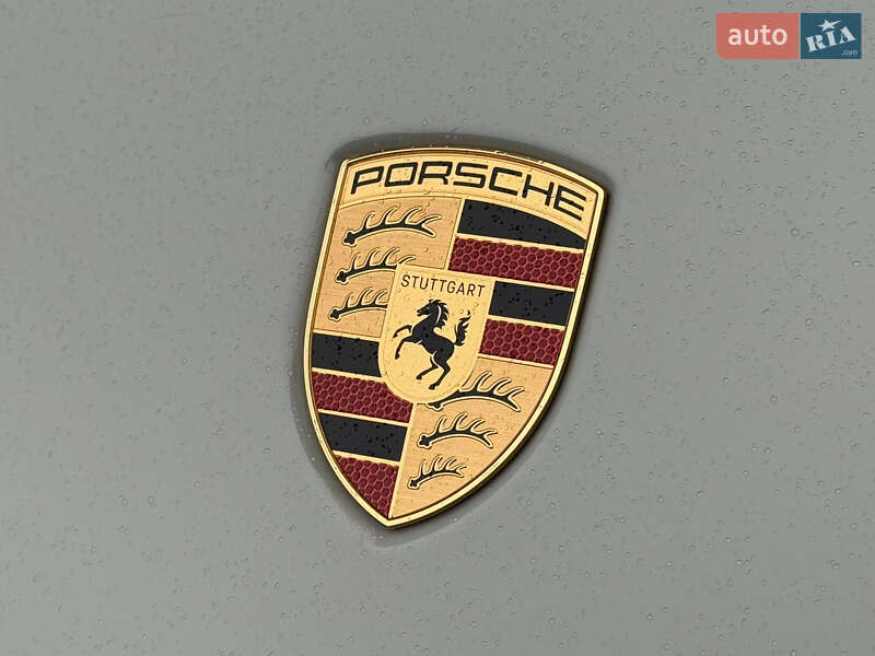 Фастбэк Porsche Panamera 2024 в Киеве