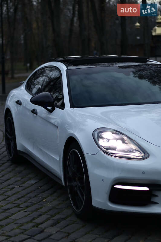 Фастбэк Porsche Panamera 2017 в Киеве фото 3 Фастбэк Porsche Panamera 2017 в Киеве