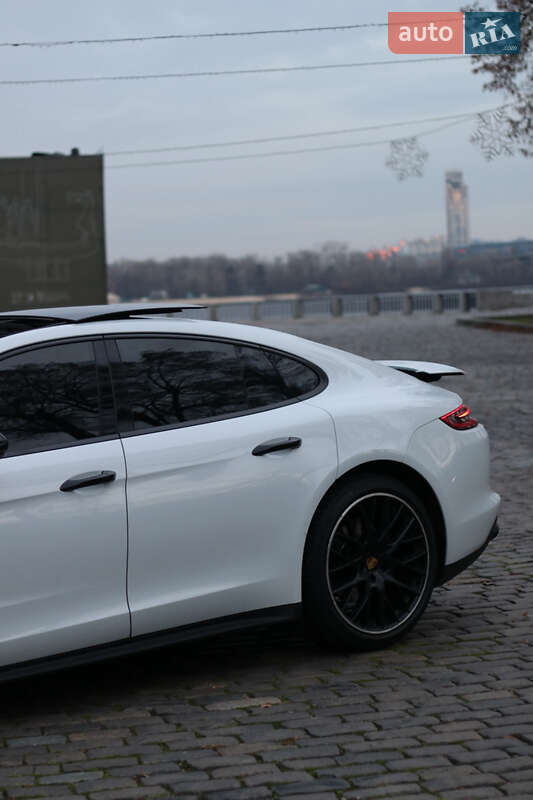 Фастбэк Porsche Panamera 2017 в Киеве фото 8 Фастбэк Porsche Panamera 2017 в Киеве