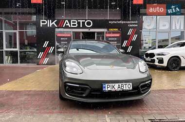 Фастбек Porsche Panamera 2023 в Львові