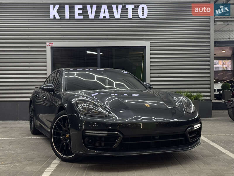 Фастбек Porsche Panamera 2023 в Києві