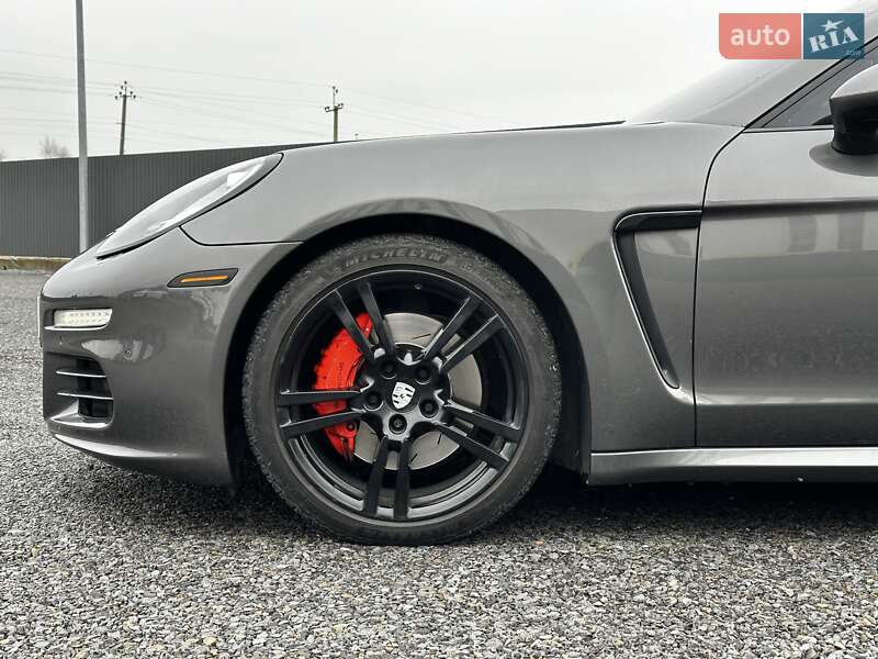 Фастбэк Porsche Panamera 2013 в Львове фото 6 Фастбэк Porsche Panamera 2013 в Львове