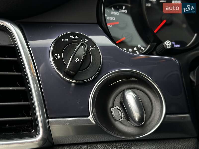 Фастбэк Porsche Panamera 2013 в Львове фото 28 Фастбэк Porsche Panamera 2013 в Львове