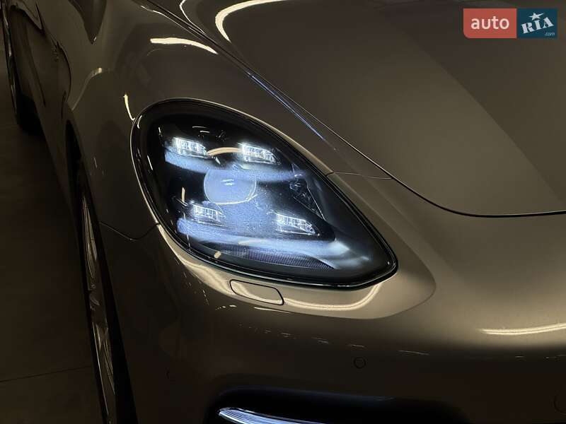 Фастбэк Porsche Panamera 2019 в Киеве фото 14 Фастбэк Porsche Panamera 2019 в Киеве