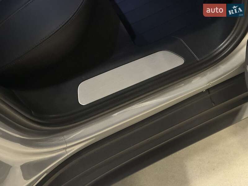 Фастбэк Porsche Panamera 2019 в Киеве фото 24 Фастбэк Porsche Panamera 2019 в Киеве