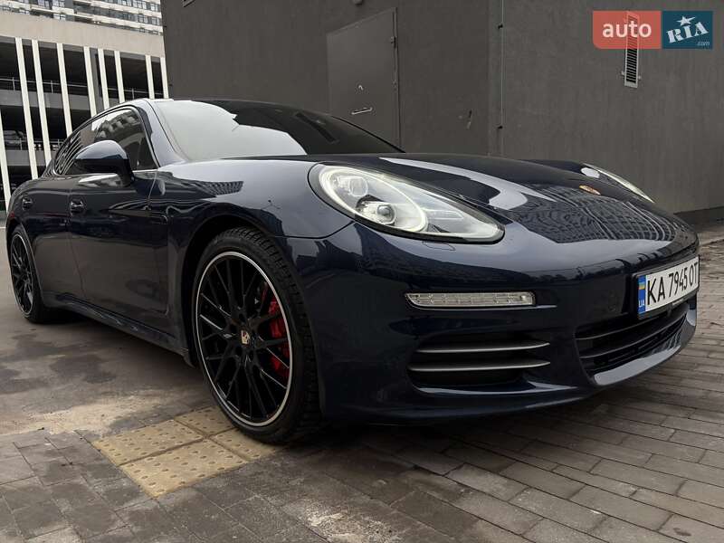 Фастбек Porsche Panamera 2013 в Києві фото 36 Фастбек Porsche Panamera 2013 в Києві