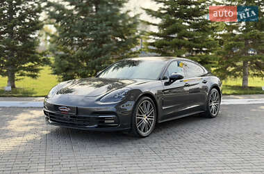 Фастбэк Porsche Panamera 2018 в Одессе