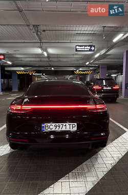 Фастбэк Porsche Panamera 2022 в Киеве