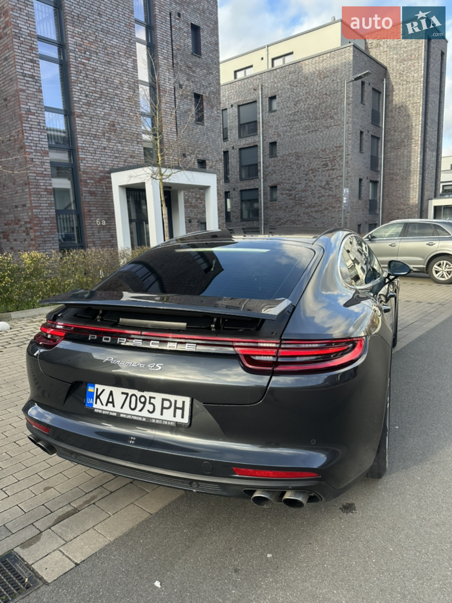 2017 Porsche Panamera - мініатюра 25