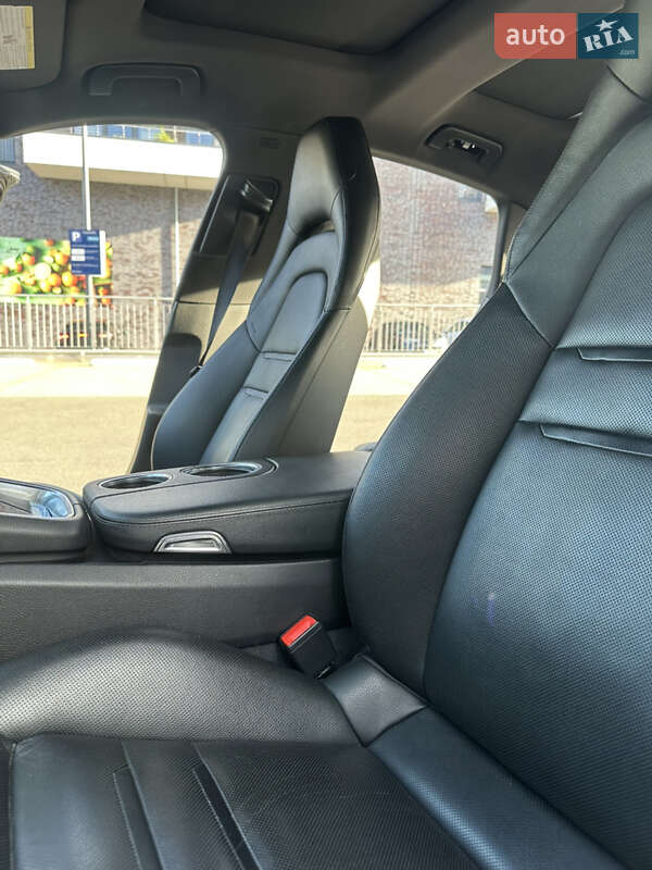 Фастбэк Porsche Panamera 2017 в Львове