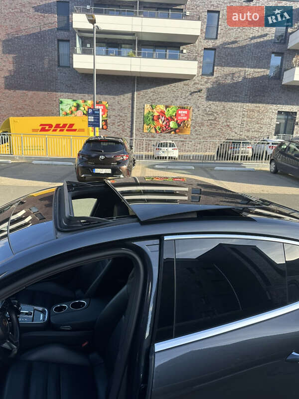 Фастбэк Porsche Panamera 2017 в Львове