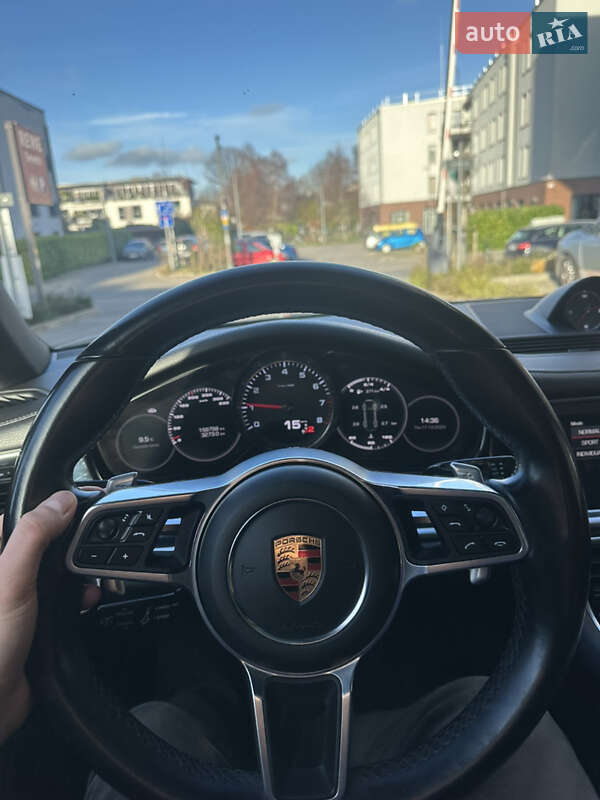 Фастбэк Porsche Panamera 2017 в Львове