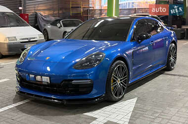 Фастбэк Porsche Panamera 2017 в Киеве