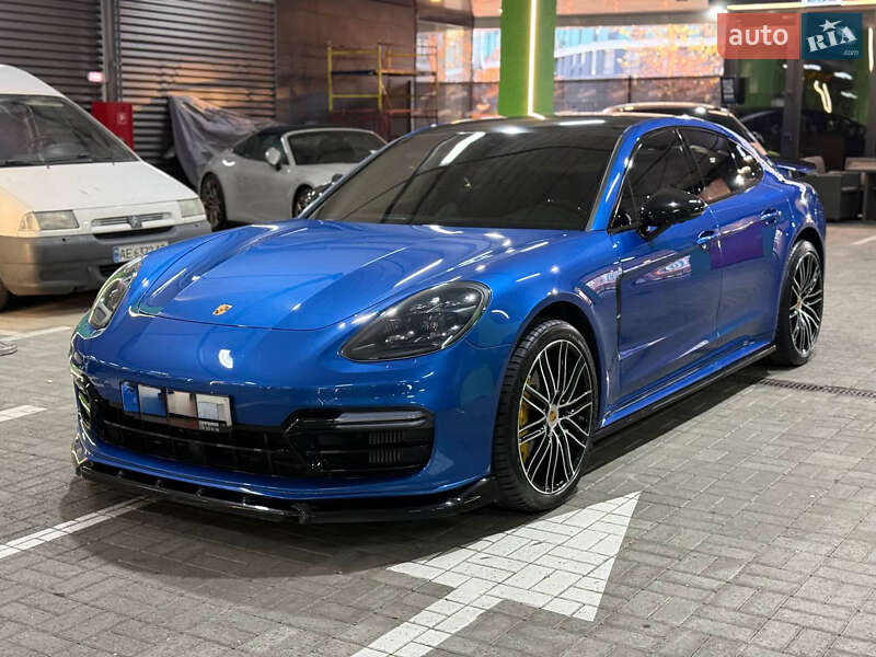 Фастбэк Porsche Panamera 2017 в Киеве фото Фастбэк Porsche Panamera 2017 в Киеве