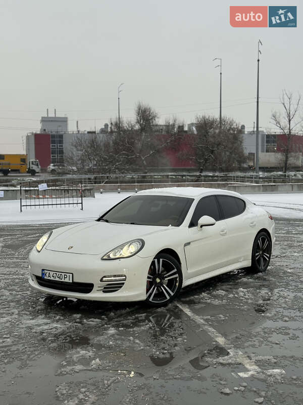Фастбэк Porsche Panamera 2010 в Киеве