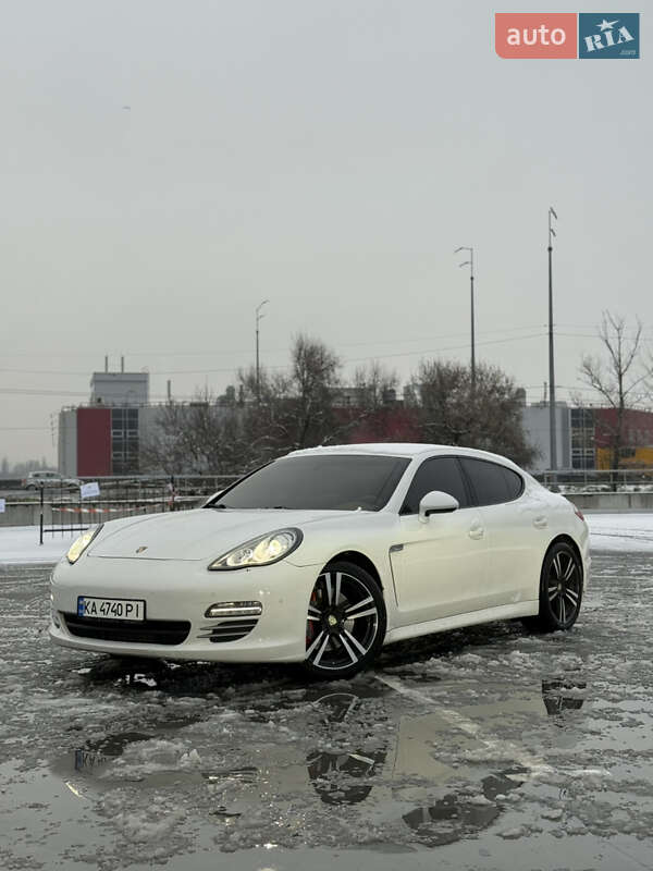Фастбэк Porsche Panamera 2010 в Киеве