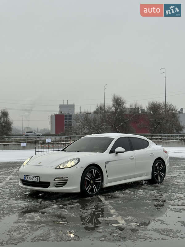Фастбэк Porsche Panamera 2010 в Киеве