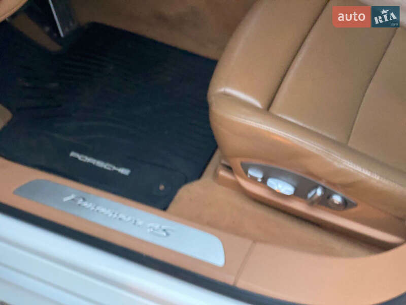 Фастбек Porsche Panamera 2010 в Кривому Розі