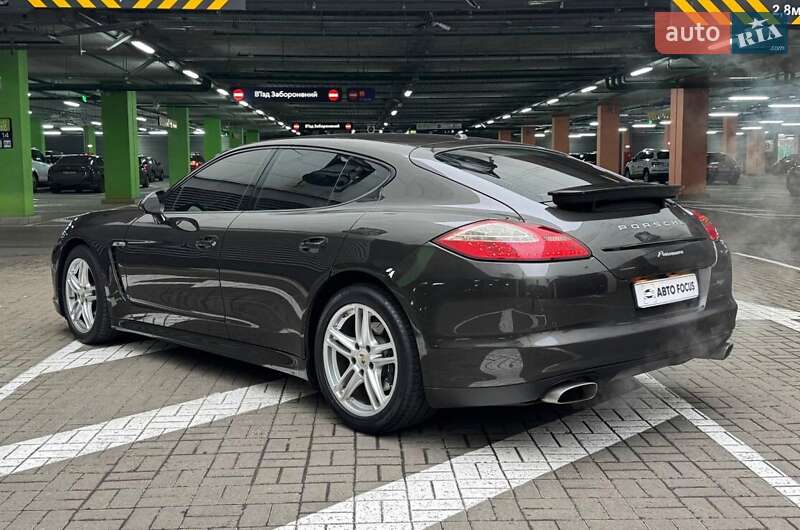 Фастбек Porsche Panamera 2012 в Києві фото 5 Фастбек Porsche Panamera 2012 в Києві