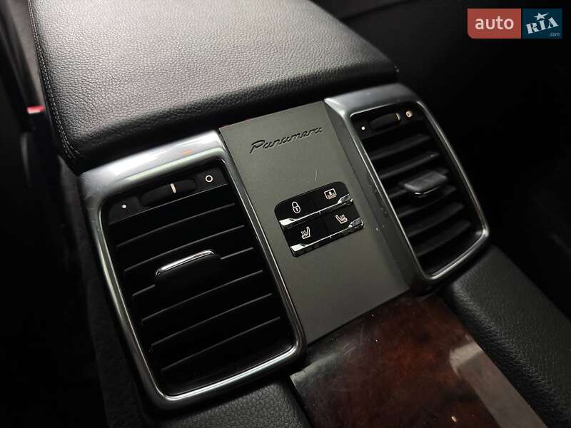 Фастбек Porsche Panamera 2012 в Києві фото 26 Фастбек Porsche Panamera 2012 в Києві