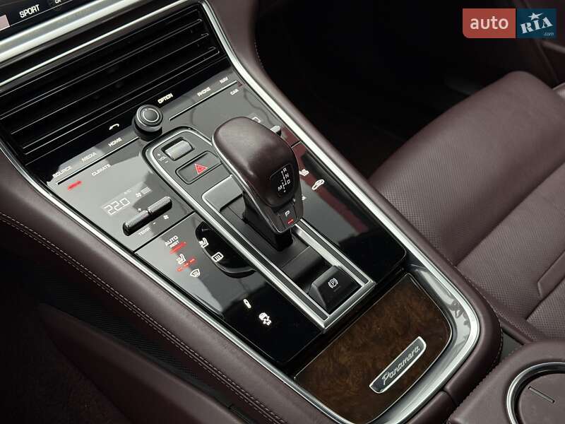 Фастбек Porsche Panamera 2017 в Дніпрі фото 24 Фастбек Porsche Panamera 2017 в Дніпрі