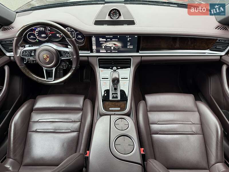 Фастбек Porsche Panamera 2017 в Дніпрі фото 32 Фастбек Porsche Panamera 2017 в Дніпрі