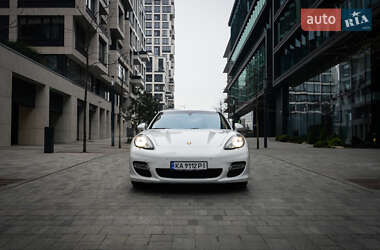 Фастбек Porsche Panamera 2011 в Києві